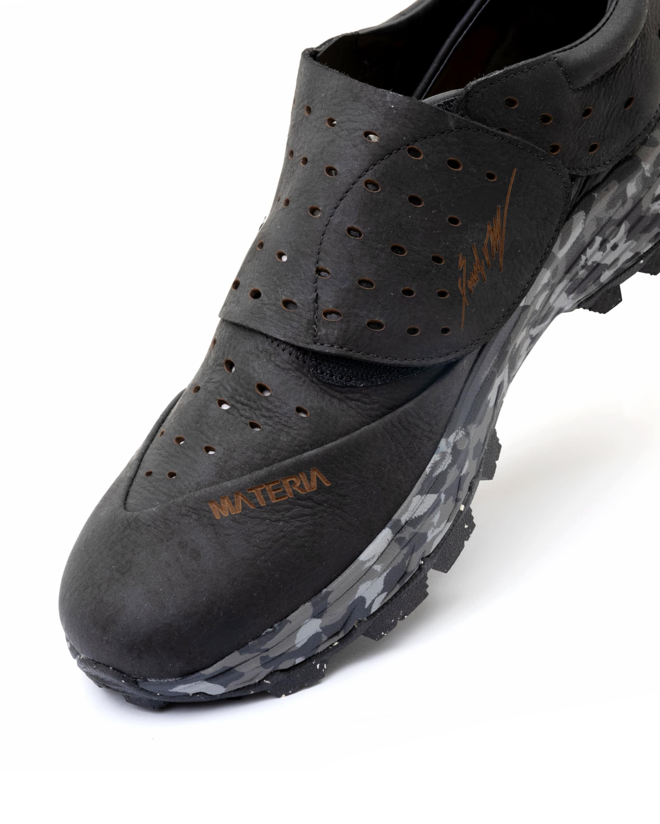 MATERIA VOLTA FOOTWEAR_VELCRO_OMBRA